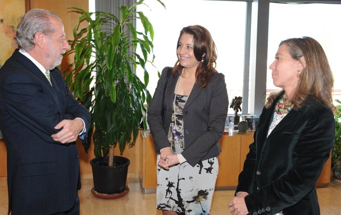Villalobos Con La Nueva Delegada Del Gobierno En Andalucía, Carmen Crespo