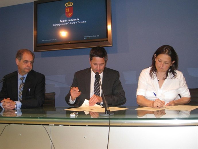 Martínez, Ujaldón Y Segura