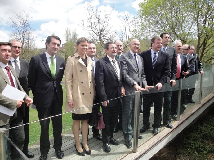 Visita De Las Autoridades Al Centro De Interpretación De Los Ríos