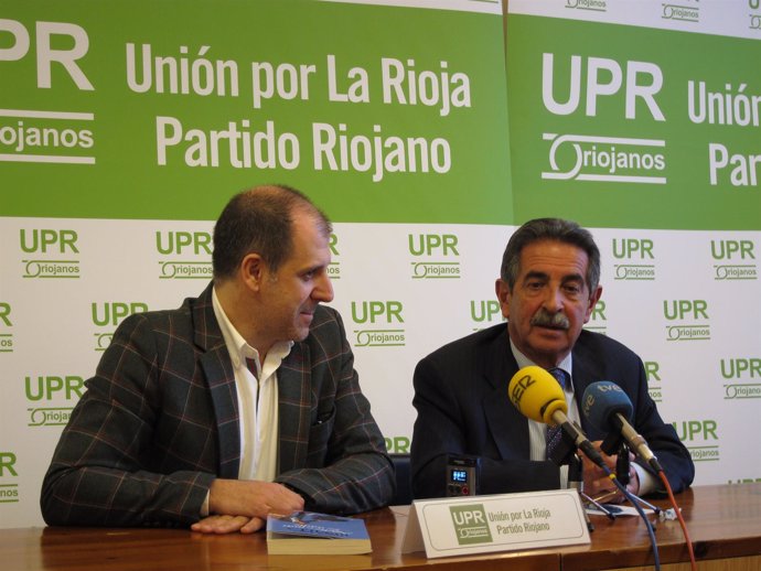 Revilla, Secretario PRC, Y Miguel González De Legarra De UPR