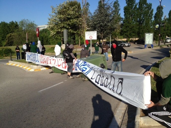 Cortados Los Accesos A La UAB Por Una Protesta Universitaria