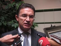 Castellano asegura que no han autorizado un 'macrobotellón' en el Grao sino un evento que cumple la normativa