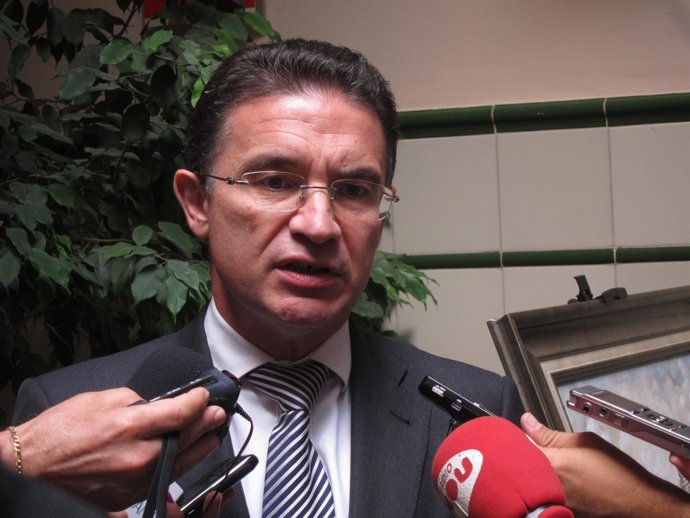 Castellano Atiende A Los Medios En Castellón