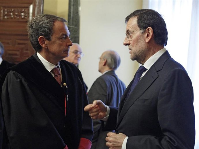 Rajoy Se Encuentra Con Zapatero Durante La Toma De Posesión De Beccaría