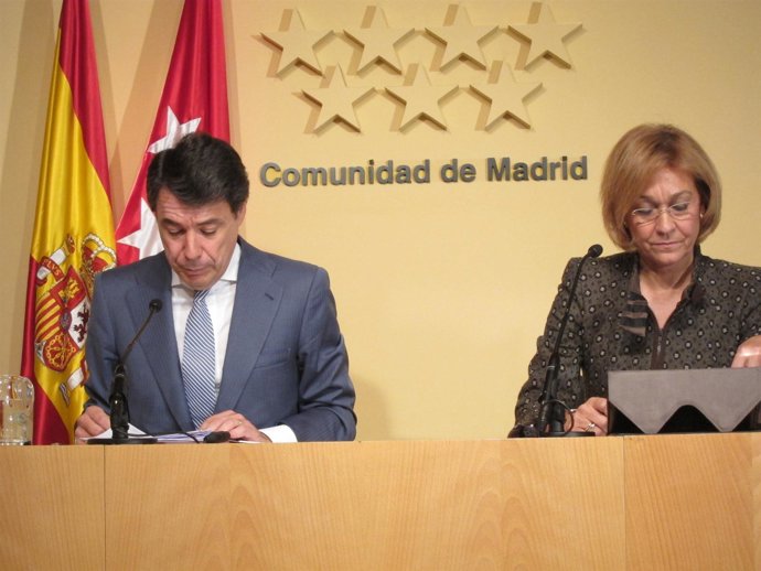 Ignacio González Y Ana Isabel Mariño, En El Consejo De Gobierno