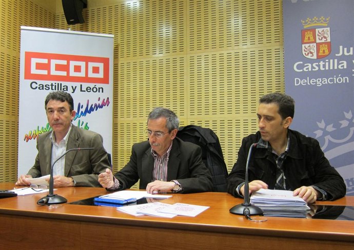 Ramón Górriz Acompañado Por Ángel Hernández Y Vicente Andrés