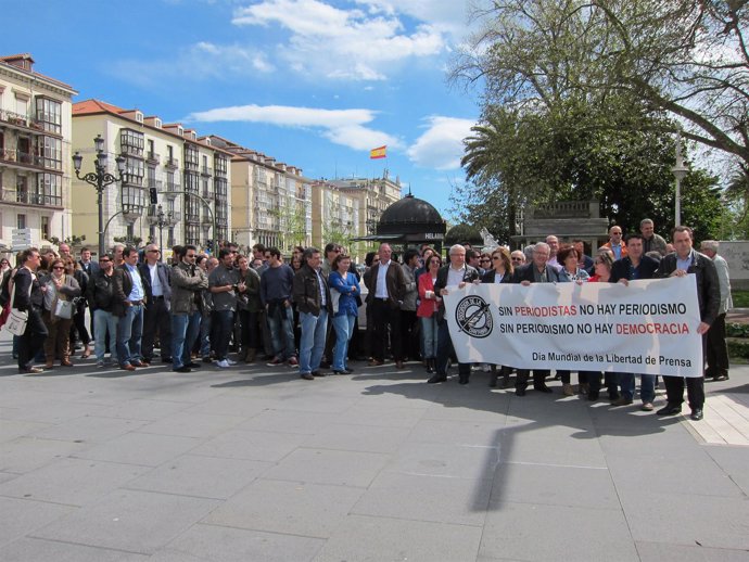 Periodistas Cántabros Se Concentran El Día Mundial De La Libertad De Expresión