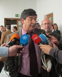 Valderas defiende que proponer que la Junta no aplique la reforma laboral en caso de despido es un "acto de coherencia"