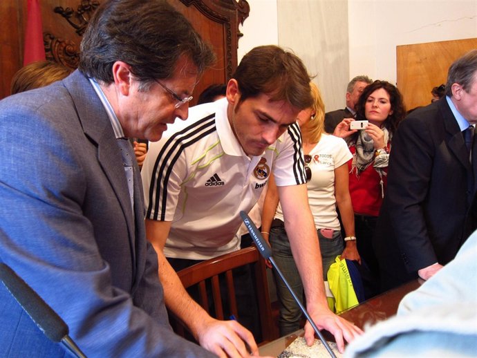 Iker Casillas Y El Alcalde De Lorca