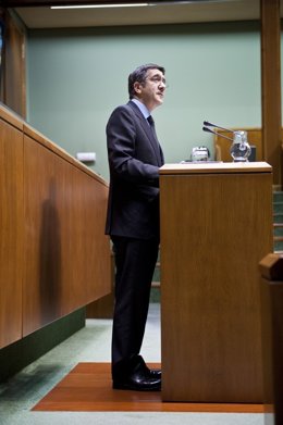 Patxi López, En El Parlamento Vasco
