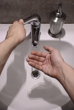 Grifo, agua, lavarse las manos