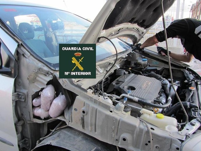 Imagen Del Vehículo Y De La Droga En Su Interior