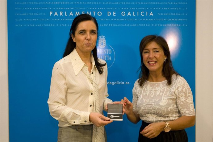 Beatriz Mato Entrega Á Presidenta Do Parlamento De Galicia O Plan Para A Dinamiz