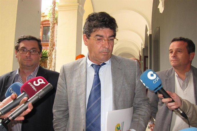 Centella, Valderas Y Castro, Este Viernes En Sevilla