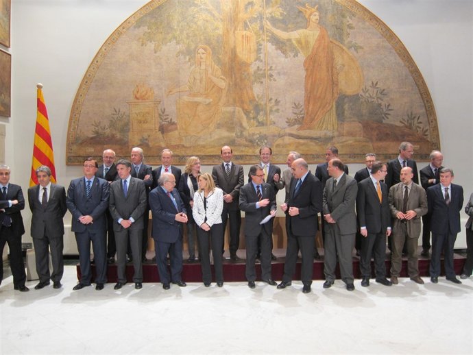 Miembros Del Carec Con El Presidente Catalán, Artur Mas