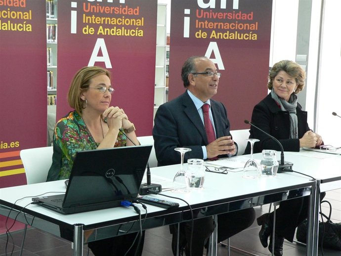  El Rector De La UNIA, Juan Manuel Suárez Japón. 