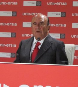 El Presidente Del Banco Santander, Emilio Botín