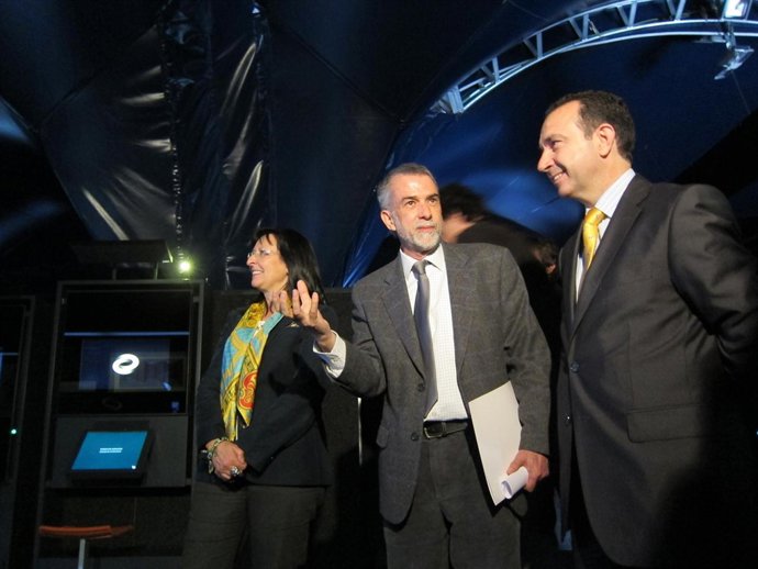 El Comisario De La Exposición Ignacio Morgado.