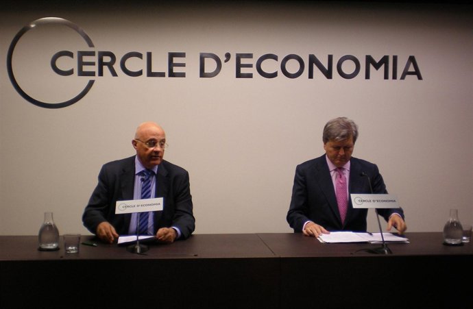 J. Oliu Y Íñigo Méndez De Vigo, En El Círculo De Economía