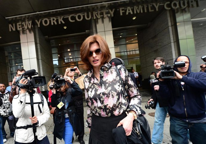 La Supermodelo Linda Evangelista Saliendo De Los Juzgados De Nueva York