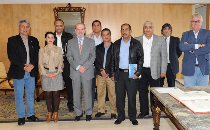 Villalobos Con Autoridades De Honduras