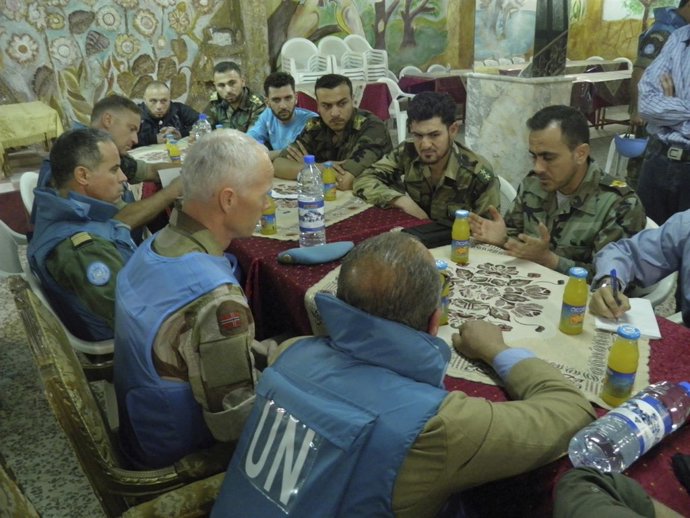 Los Observadores De La ONU Se Reunen Con Miembros Del Ejército Libre De Siria. 