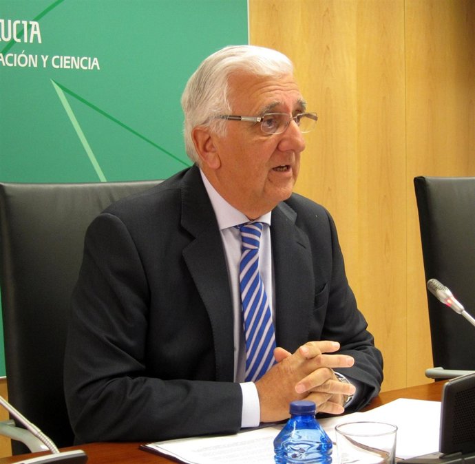 Santiago Herrero,  En Rueda De Prensa.