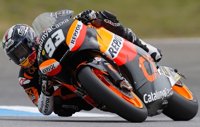 Márquez se impone en la batalla con Espargaró