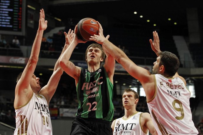 El Real Madrid Se Impone Al Juventut