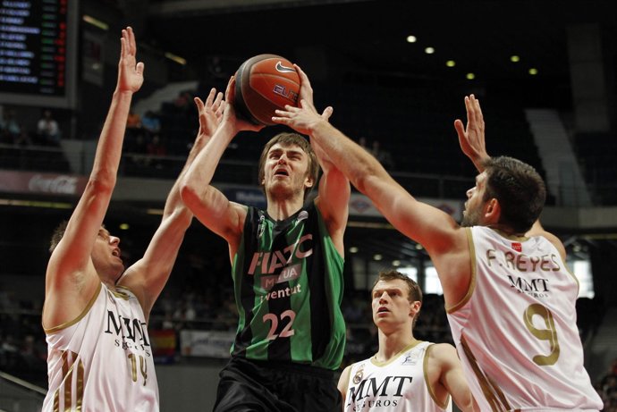 El Real Madrid Se Impone Al Juventut