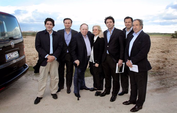 El Magnate Sheldon Adelson Visita Los Terrenos En Alcorcón