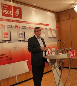El Secretario Regional Del PSOE, Julio Villarrubia