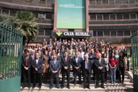 Los trabajadores de Cajara Rural guardan un minuto de silencio en memoria de la limpiadora fallecida en un atraco