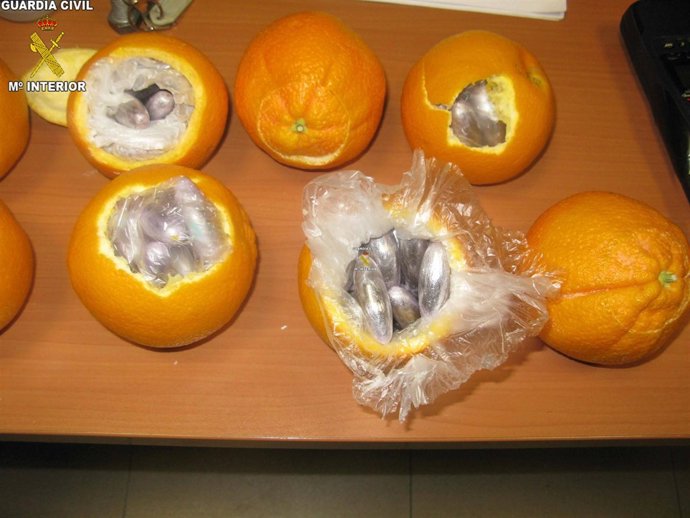 Hachís Oculto En El Interior De Naranjas
