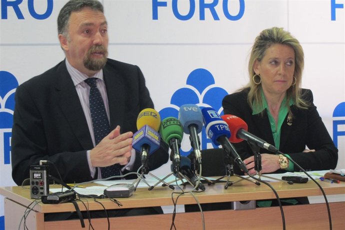 Isidro Martínez Oblanca Y Lourdes Fuencisla