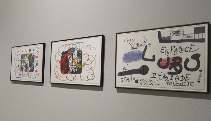 Tres De Las Obras De Joan Miró Que Se Exponen En El Palacio De Sástago