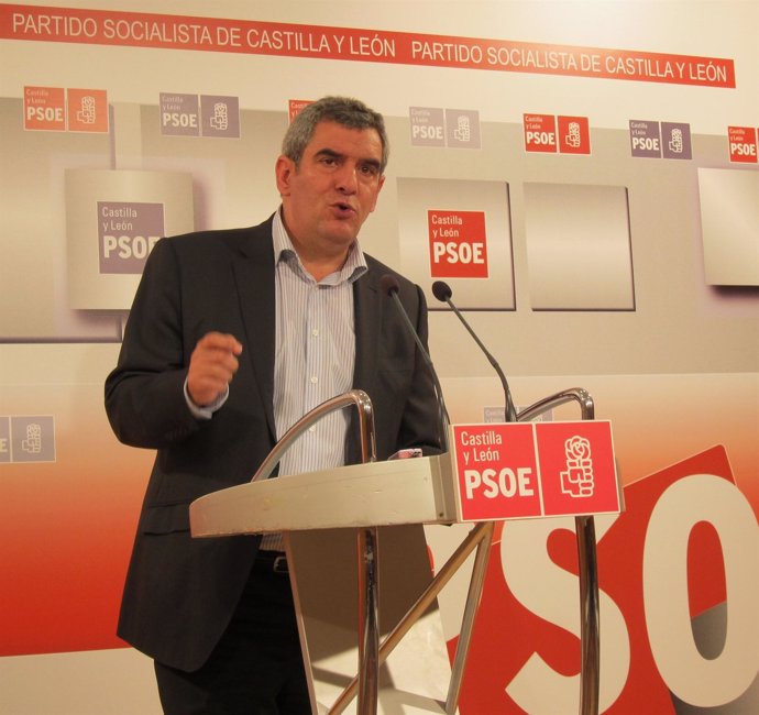 El Secretario Regional Del PSOE, Julio Villarrubia