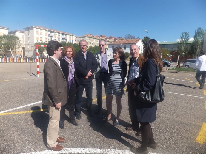 El Grupo Municipal Del PSOE En Huesca En El Barrio Del Perpetuo Socorro