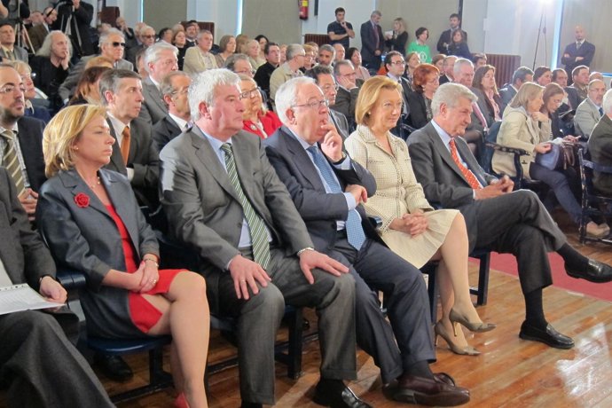 José Ánge Biel, Luisa Fernanda Rudi Y Jesús Posada