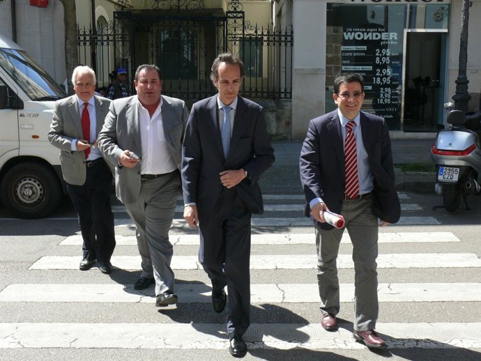 El Delegado Del Gobierno De Cantabria Visita Astillero 