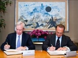 El Presidente De Iberia Y El Secretario General De La OEI