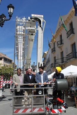 Delgado Bonilla y Lucena presentan los nuevos vehículos del CPB