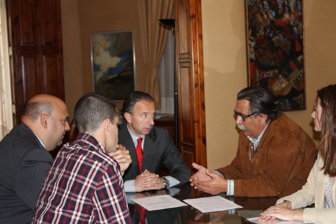 Instante De La Reunión Mantenida Este Lunes Con Los Diferentes Empresarios 