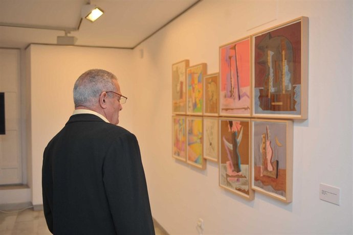 Exposición sobre obra plástica de Rafel Pérez Estrada