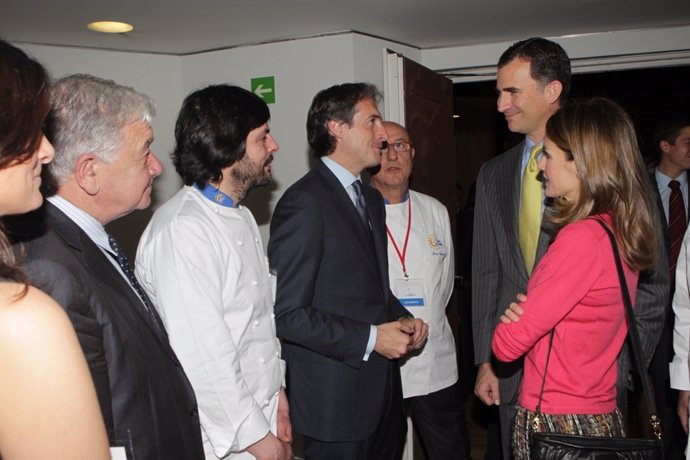 El Alcalde Con Los Príncipes De Asturias En La Asamblea Nacional De Euro-Toques
