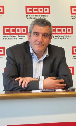 El Secretario General Del Pscyl, Julio Villarrubia