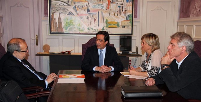 Reunión Ayuntamiento-Feria De Antigüedades 