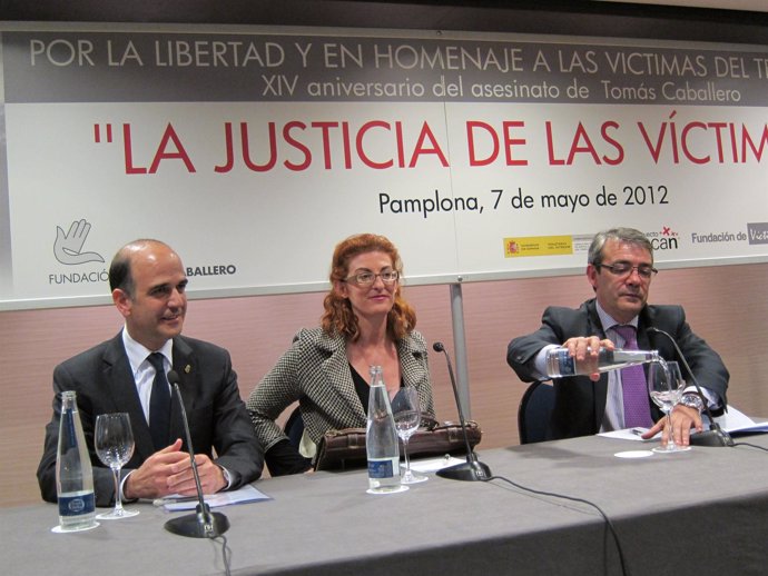 Alberto Catalán, Maite Pagazaurtundua Y Javier Caballero.