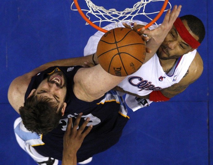 Marc Gasol Kenyon Martin, Clippers-Grizzlies