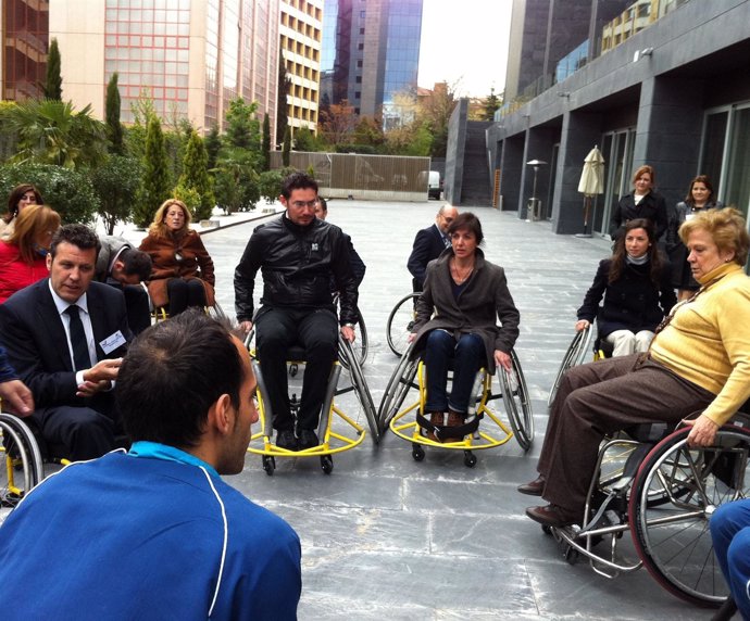 Personas Con Discapacidad En Silla De Ruedas